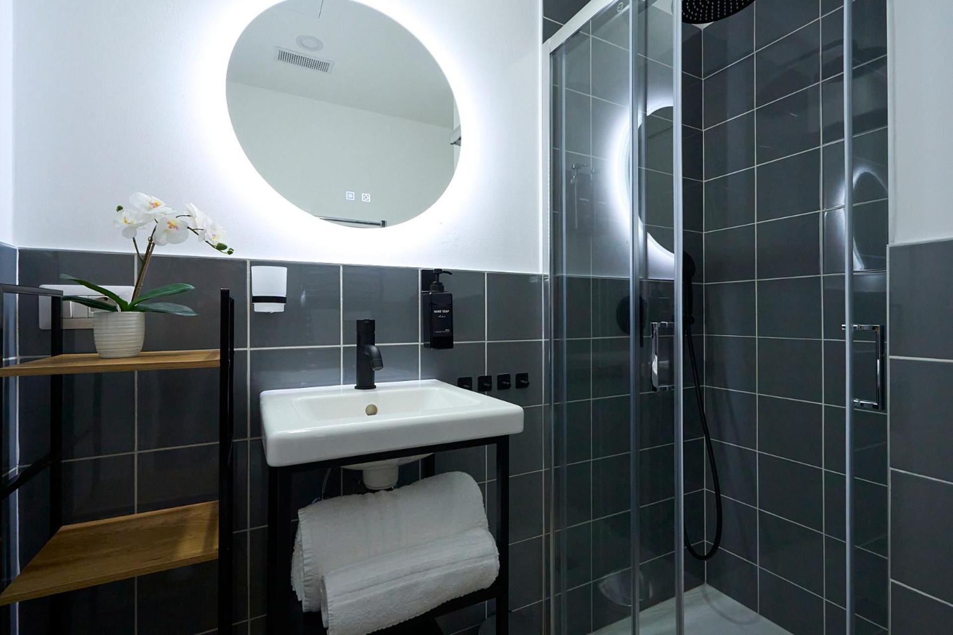 Duomo 10 Min - Cozy With Netflix & Wifi Apartment Milan Exterior photo